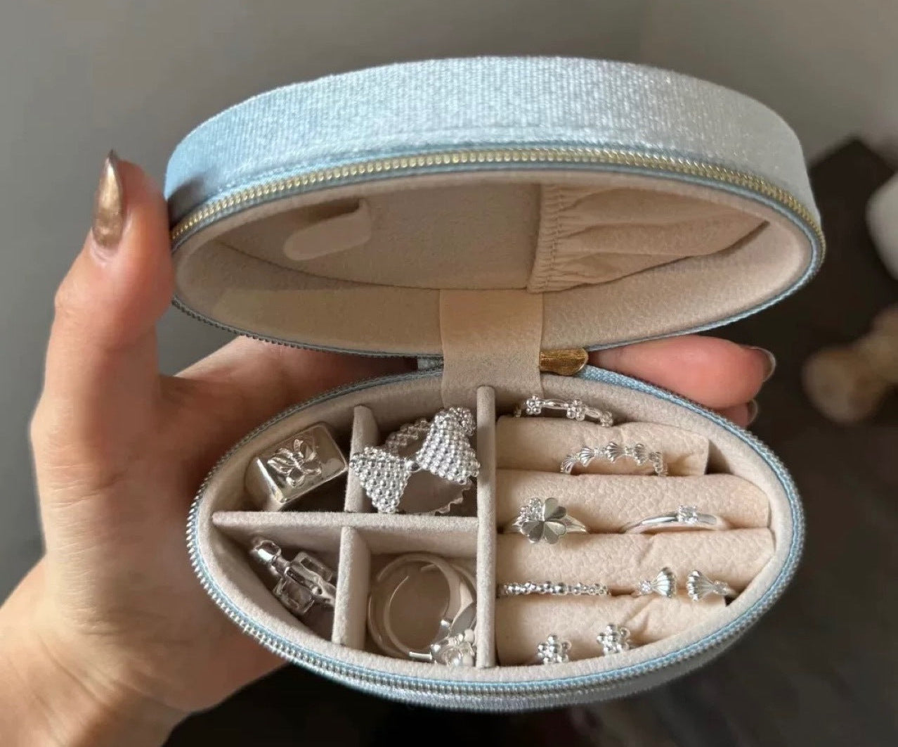 Travel Jewelry Box - Necklace Ring Oval Storage Box Exquisite High-End Mini Portable Earrings Ring Jewelry Jewelry Box Multi-Functional
